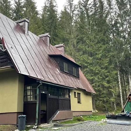 The Foresta Jasna Mountain Cabin